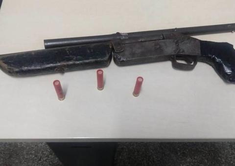 Venezuelanos são presos ao tentar roubar celular de comerciante em Manaus 