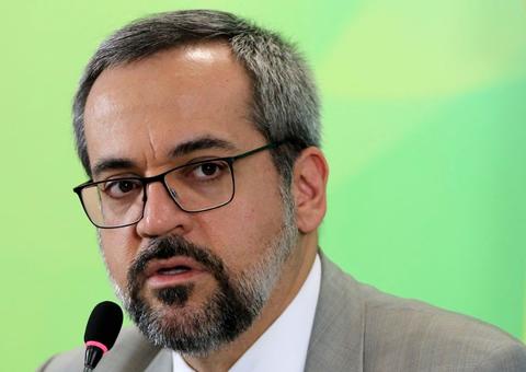 Ministro da Educação anuncia que Amazonas terá três escolas cívico-militares