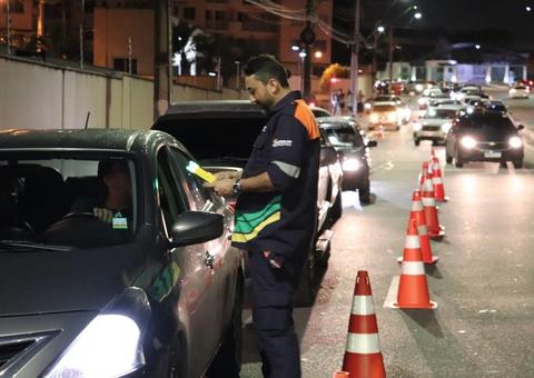 Quase 300 motoristas são flagrados embriagados durante carnaval em Manaus