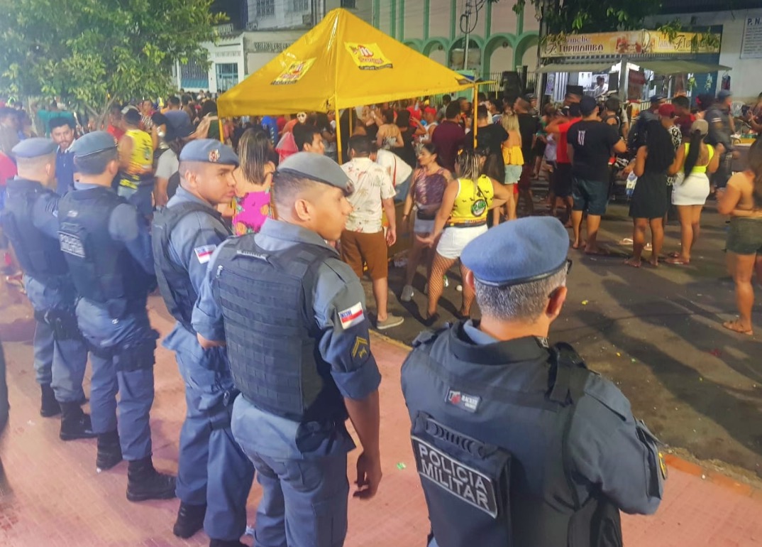 Com irregularidades, 14 bandas e blocos foram interditadas no carnaval de Manaus 