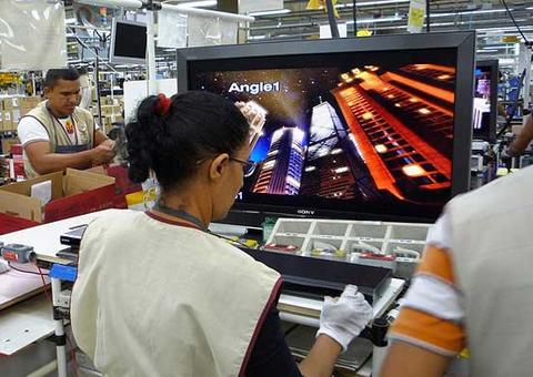 Sem componentes, fábricas de eletroeletrônicos de Manaus paralisam atividades