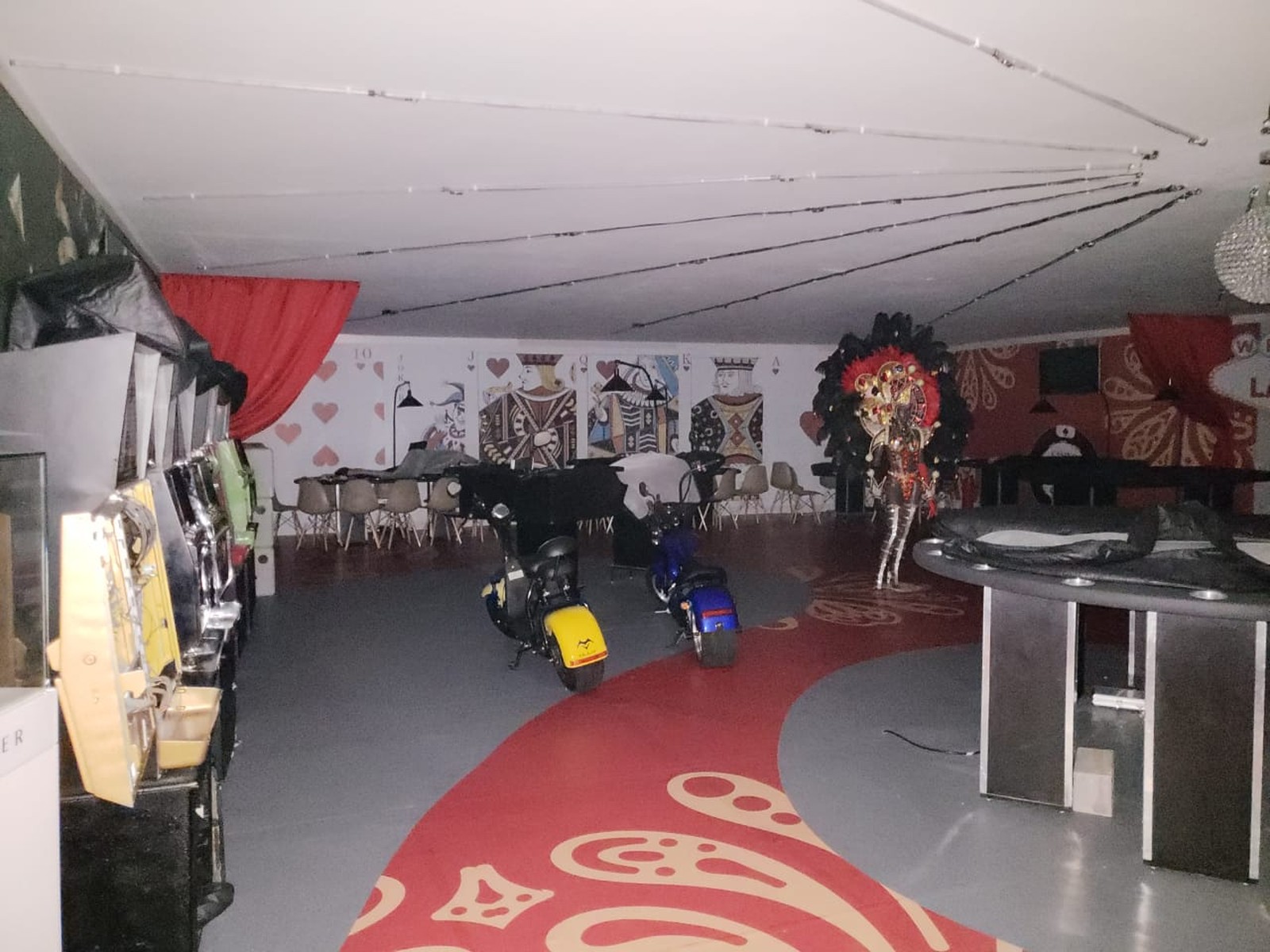 PF acha cassino clandestino dentro de camarote na Sapucaí