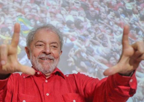 Lula anuncia viagem à Europa para receber homenagem por luta contra fome e miséria