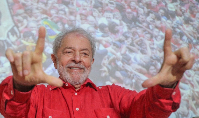 Lula anuncia viagem à Europa para receber homenagem por luta contra fome e miséria