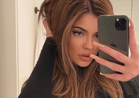 Após separação, Kylie Jenner faz posts com pai da sua filha e intriga fãs 