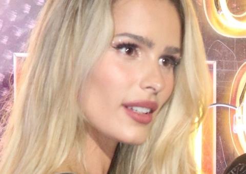 Yasmin Brunet confirma separação após 15 anos com seu 'amor de adolescência'