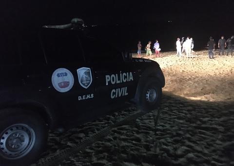 Corpo com mordidas de peixe é encontrado boiando na praia da Ponta Negra