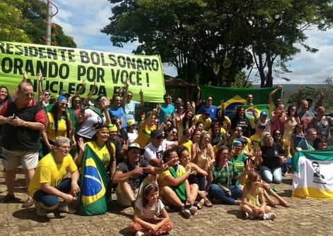 Direita se divide no Twitter sobre ato do dia 15