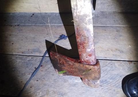 No Amazonas, idoso mata primo a machadadas após discussão