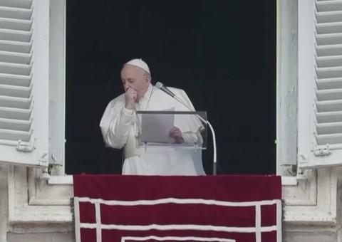 Após dias doente, Papa Francisco realiza exame de coronavírus, diz jornal