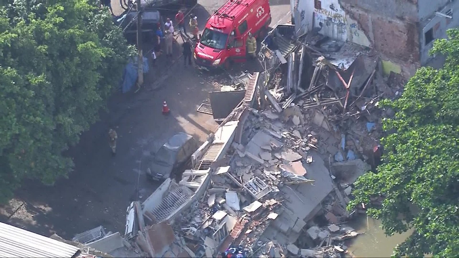 Seis casas desabam no Rio de Janeiro