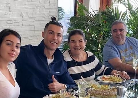 Mãe de Cristiano Ronaldo sofre AVC em Portugal 