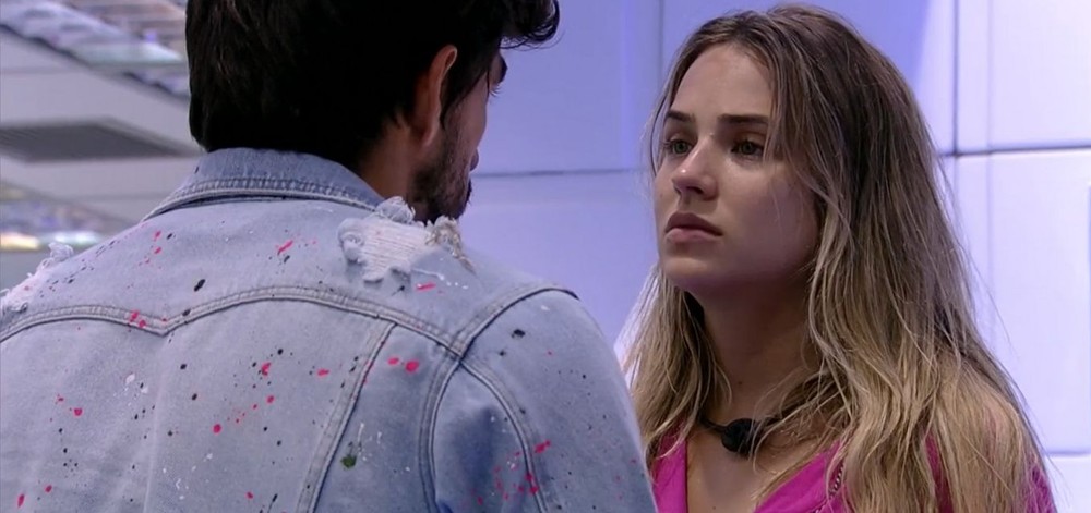 Guilherme 'surta' e dá bronca em Gabi por assistir à hipnose de Pyong no BBB20 