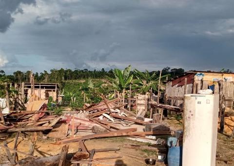 Moradores dizem que casas no Monte Horebe são demolidas ainda com móveis dentro