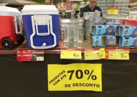 Em Manaus, Procon-AM autua supermercado por publicidade enganosa e produtos vencidos 