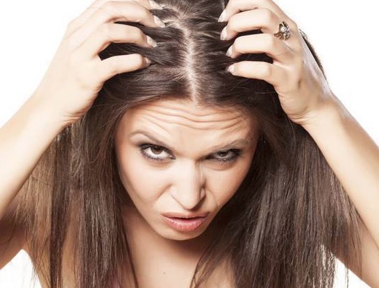 Veja hábitos que prejudicam crescimento de cabelo e queda dele