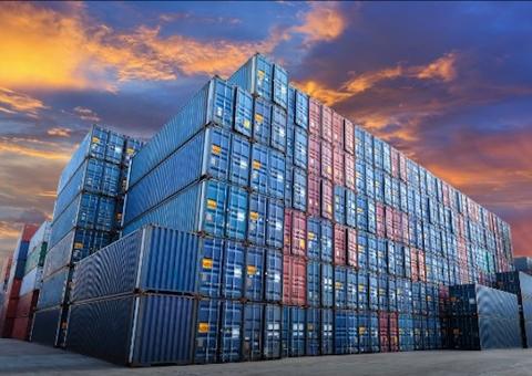 Número de contêineres que saem da China cai de 50 mil para 2.000