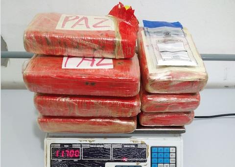 Trio é preso pela Polícia Federal com cocaína dentro de embarcação no Amazonas 