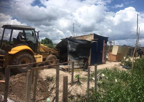 Invasores armam quase 100 barracos em área de preservação em Manaus