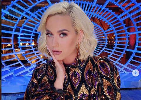 Katy Perry anuncia gravidez durante clipe; Assista
