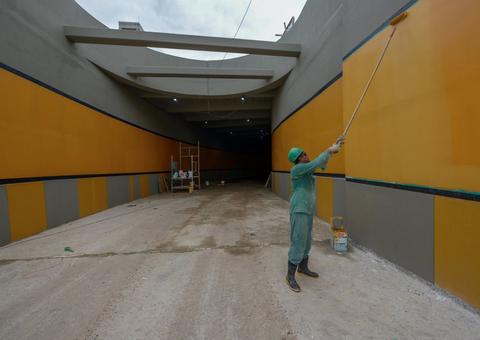 Obra na avenida Constantino Nery deve ser concluída ainda neste semestre, diz prefeitura