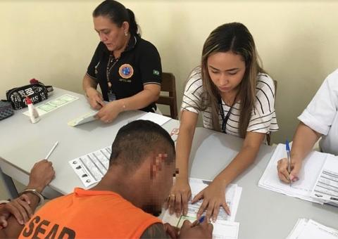 Detentos do Compaj recebem ação para emissão de RG em Manaus