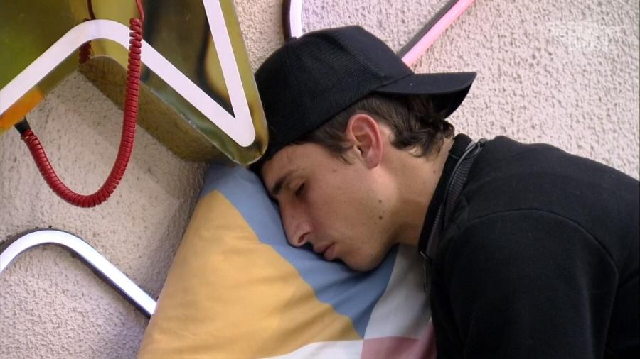 BBB20: Temendo Paredão, Prior e Babu dormem ao lado de ‘Big Fone'