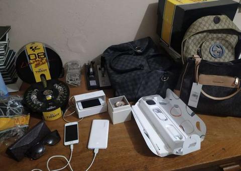Vítima troca relógio de R$ 8 mil por iPhone e recebe rapadura pelos Correios