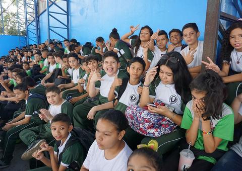 Em Manaus, estudantes participam do projeto ‘Oca vai à Escola'