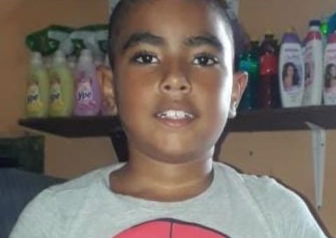 Filho de pastores desaparece da frente de casa em Manaus