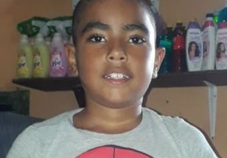 Filho de pastores desaparece da frente de casa em Manaus