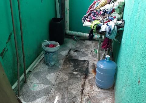 Em Manaus, mulher é presa após deixar filhos de 3 e 5 anos sozinhos em casa 