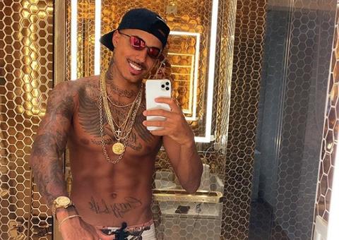 Dono do hit ‘Hoje eu vou parar na gaiola’, MC Livinho vira jogador de futebol 