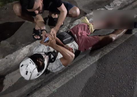 Acidente de trânsito causa fratura exposta na Ponta Negra