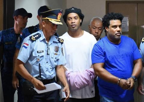 Ronaldinho tem pedido de prisão domiciliar negado pela Justiça do Paraguai 