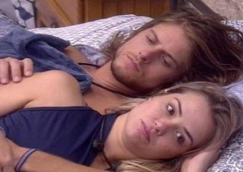 Internautas zoam Daniel do BBB20 após ‘broxar’ com Marcela: ‘Visconde de Sabubrocha'