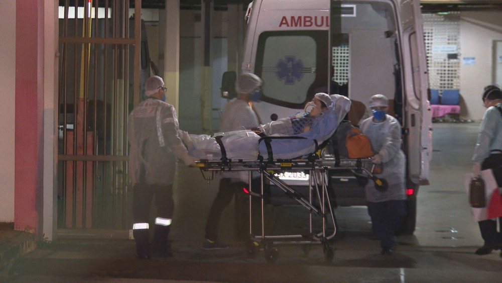 Paciente com coronavírus no Brasil tem piora no quadro respiratório, dizem médicos 