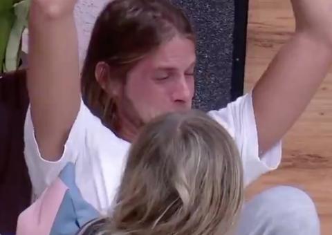 BBB20: Daniel cai aos prantos em conversa com Marcela sobre comentário machista 