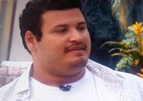 Victor Hugo do BBB20 fica sem jeito após ser zoado por Louro José