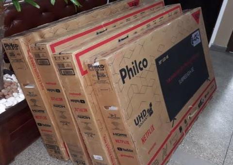 Em Manaus, dupla é presa ao ser flagrada com 30 televisores roubados