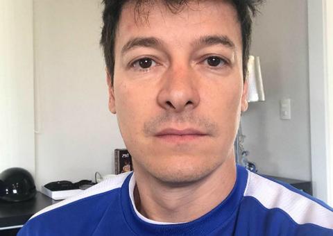 Tamanho da sala de Rodrigo Faro choca seguidores em ‘foto ostentação’