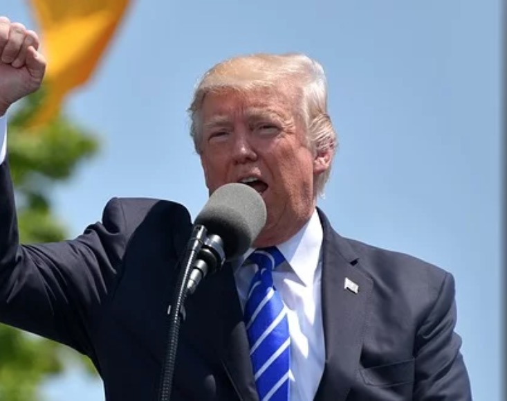 Trump suspende entrada de pessoas vindas da Europa para conter Coronavírus