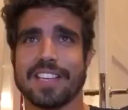 Caio Castro desmente casamento com Grazi e detona ‘Fofocalizando’