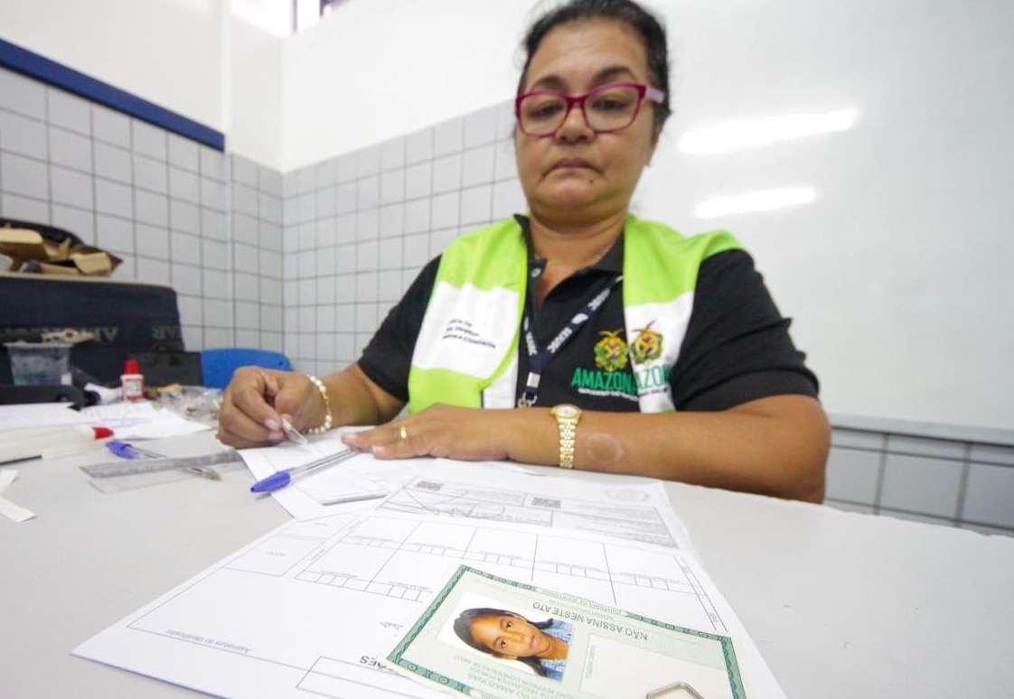 Bairros de Manaus recebem serviços para emissão de RG nesta sexta e sábado 