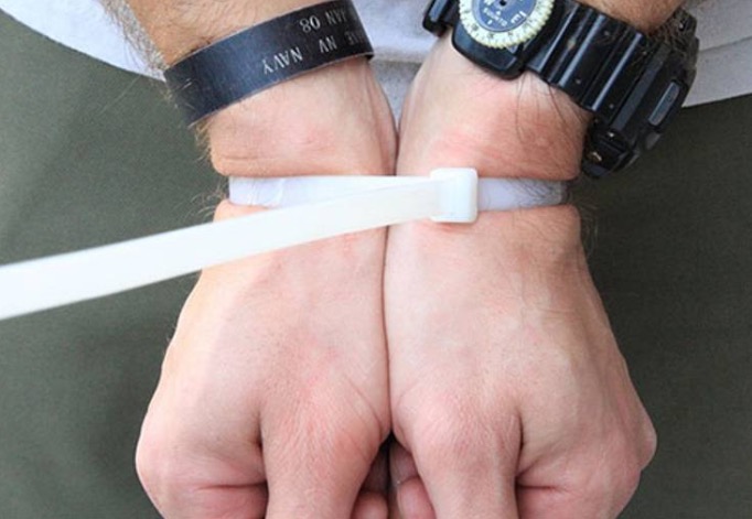 Criminosos fazem família refém por mais de 2h durante assalto em Manaus