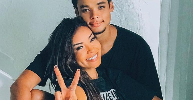 Aos 20, filho de Carol Nakamura vive suposto affair com atriz Érika Januza, diz colunista