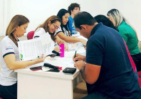 Ex-moradores do igarapé do Quarenta recebem bolsa moradia