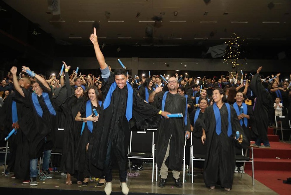 Em Manaus, aproximadamente 500 alunos participam da formatura do Projovem Urbano