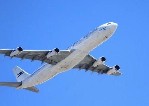 Partido quer proibição de voos, embarcações e estrangeiros vindos da Europa e Ásia