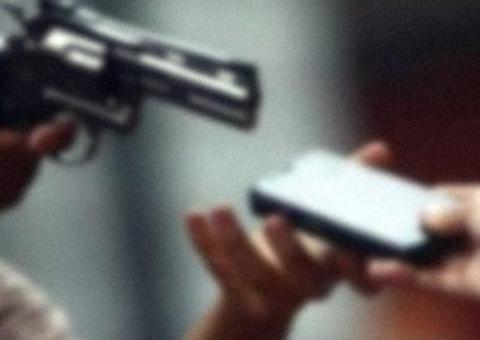 Homem é preso após se passar por amigo e roubar hóspede da mãe em Manaus